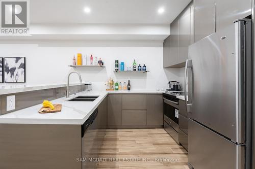 40 Sixth Street, Toronto, ON - Indoor Photo Showing Kitchen With Double Sink With Upgraded Kitchen