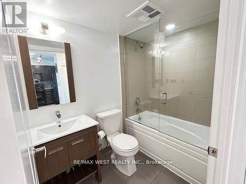 1123 - 80 Esther Lorrie Drive, Toronto, ON - Indoor Photo Showing Bathroom