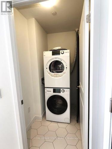 411 - 2007 James Street, Burlington, ON - Indoor Photo Showing Laundry Room