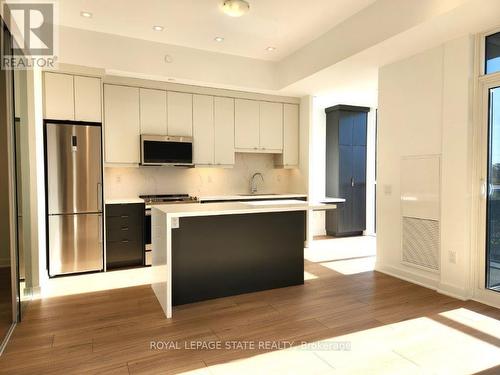 411 - 2007 James Street, Burlington, ON - Indoor Photo Showing Kitchen With Stainless Steel Kitchen With Upgraded Kitchen