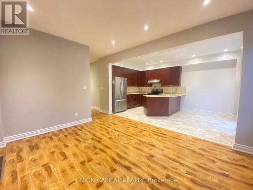 704 Courtney Valley Road, Mississauga, ON - Indoor