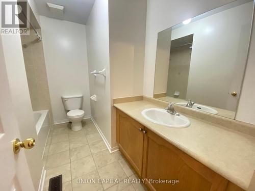 704 Courtney Valley Road, Mississauga, ON - Indoor Photo Showing Bathroom