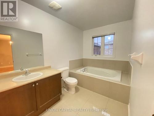 704 Courtney Valley Road, Mississauga, ON - Indoor Photo Showing Bathroom