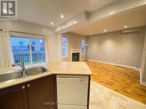 704 Courtney Valley Road, Mississauga, ON - Indoor Photo Showing Kitchen With Double Sink