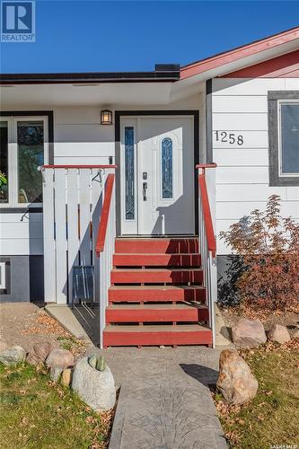 1258 Athabasca Street W, Moose Jaw, SK - Outdoor