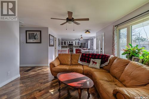 1258 Athabasca Street W, Moose Jaw, SK - Indoor Photo Showing Living Room