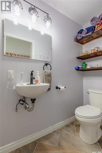 1258 Athabasca Street W, Moose Jaw, SK - Indoor Photo Showing Bathroom