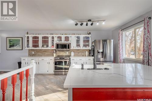 1258 Athabasca Street W, Moose Jaw, SK - Indoor Photo Showing Kitchen