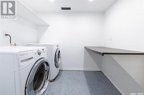 1258 Athabasca Street W, Moose Jaw, SK - Indoor Photo Showing Laundry Room