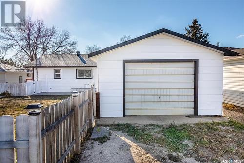 1258 Athabasca Street W, Moose Jaw, SK - Outdoor With Exterior