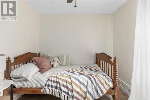 59 Lansdowne Ave, Sault Ste. Marie, ON - Indoor Photo Showing Bedroom