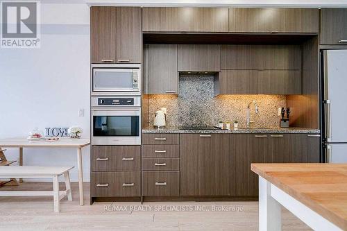 1405 - 120 Harrison Garden Boulevard, Toronto, ON - Indoor Photo Showing Kitchen With Upgraded Kitchen