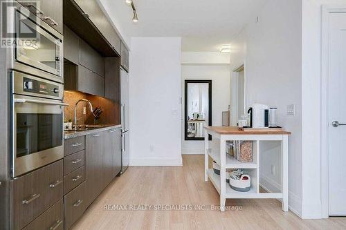 1405 - 120 Harrison Garden Boulevard, Toronto, ON - Indoor Photo Showing Kitchen