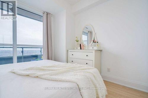 1405 - 120 Harrison Garden Boulevard, Toronto, ON - Indoor Photo Showing Bedroom