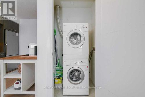 1405 - 120 Harrison Garden Boulevard, Toronto, ON - Indoor Photo Showing Laundry Room