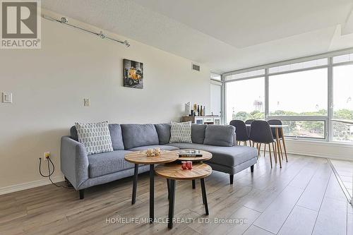 Ph311 - 18 Valley Woods Road, Toronto, ON - Indoor Photo Showing Living Room