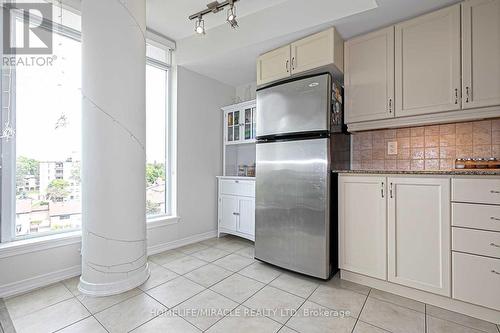 Ph311 - 18 Valley Woods Road, Toronto, ON - Indoor Photo Showing Kitchen