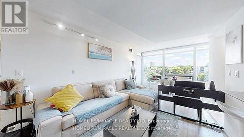 Ph311 - 18 Valley Woods Road, Toronto, ON - Indoor Photo Showing Living Room