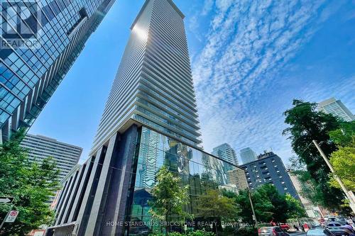 4404 - 33 Charles Street E, Toronto, ON - Outdoor