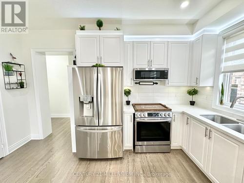 50 Seaton Crescent, Tillsonburg, ON - Indoor Photo Showing Kitchen With Stainless Steel Kitchen With Double Sink With Upgraded Kitchen