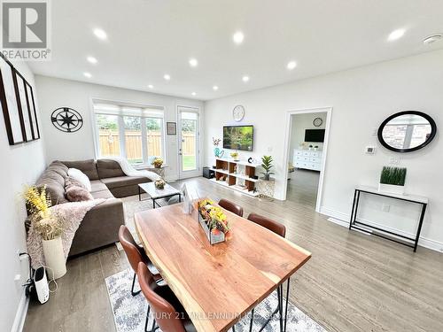 50 Seaton Crescent, Tillsonburg, ON - Indoor Photo Showing Living Room