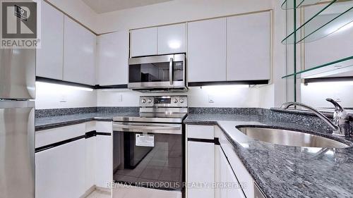 407 - 7 Carlton Street, Toronto, ON - Indoor Photo Showing Kitchen