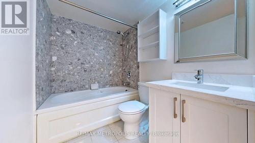 407 - 7 Carlton Street, Toronto, ON - Indoor Photo Showing Bathroom