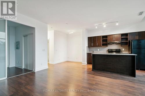 102 - 35 Brian Peck Crescent, Toronto, ON - Indoor Photo Showing Kitchen