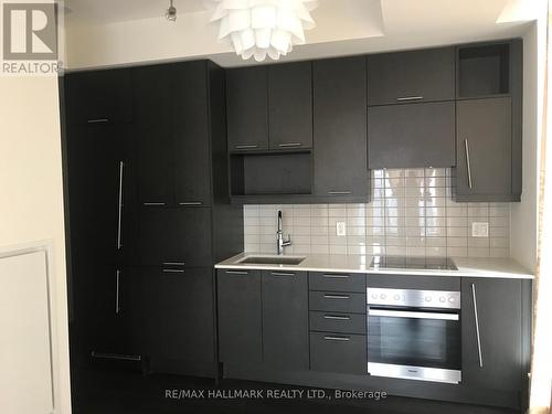 2307 - 199 Richmond Street W, Toronto, ON - Indoor Photo Showing Kitchen