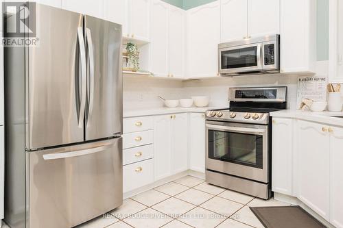 120 Copley Street, Pickering, ON - Indoor Photo Showing Kitchen