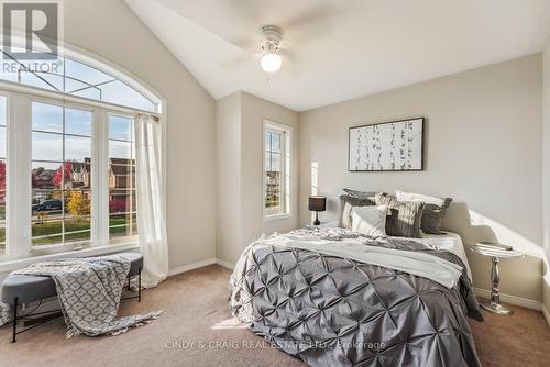 1555 Glenbourne Drive, Oshawa, ON - Indoor Photo Showing Bedroom