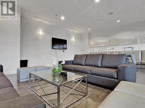 315 - 2900 Highway 7 Road, Vaughan, ON - Indoor Photo Showing Living Room