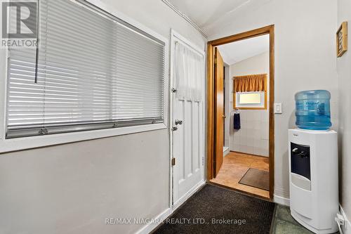 4985 Huron Street, Niagara Falls, ON - Indoor Photo Showing Other Room