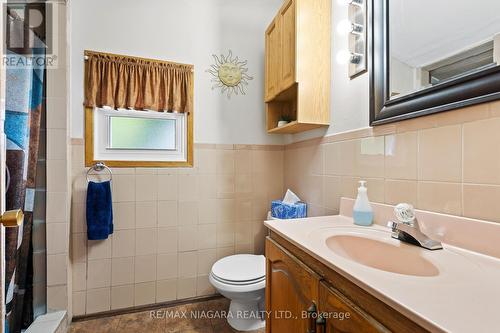 4985 Huron Street, Niagara Falls, ON - Indoor Photo Showing Bathroom