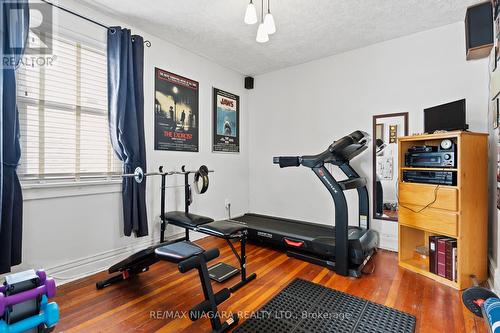 4985 Huron Street, Niagara Falls, ON - Indoor Photo Showing Gym Room