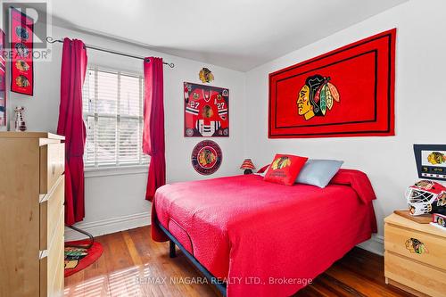 4985 Huron Street, Niagara Falls, ON - Indoor Photo Showing Bedroom