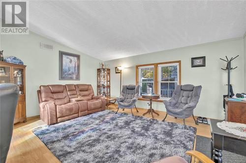 29338 Jane Road Unit# 62, Thamesville, ON - Indoor Photo Showing Living Room