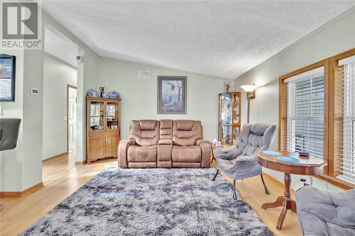 29338 Jane Road Unit# 62, Thamesville, ON - Indoor Photo Showing Living Room