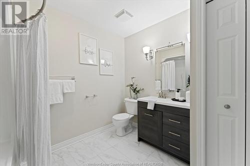 11819 Boulder Crescent, Windsor, ON - Indoor Photo Showing Bathroom