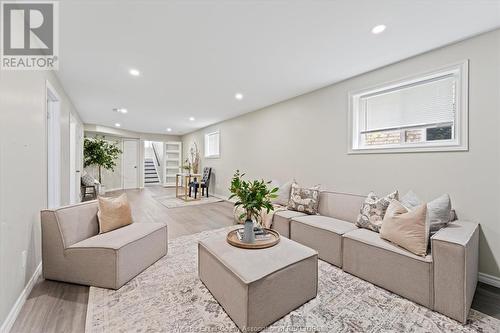 11819 Boulder Crescent, Windsor, ON - Indoor Photo Showing Living Room