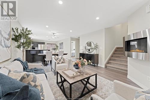 11819 Boulder Crescent, Windsor, ON - Indoor Photo Showing Living Room