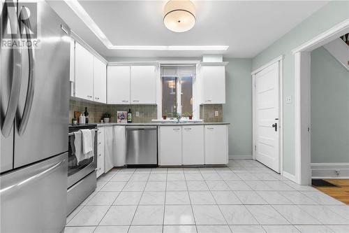 143 Harry Street, Renfrew, ON - Indoor Photo Showing Kitchen