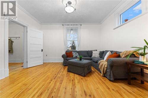 143 Harry Street, Renfrew, ON - Indoor Photo Showing Living Room