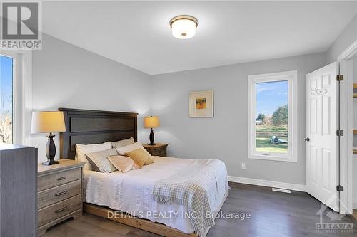 4251 Nixon Drive, Ottawa, ON - Indoor Photo Showing Bedroom