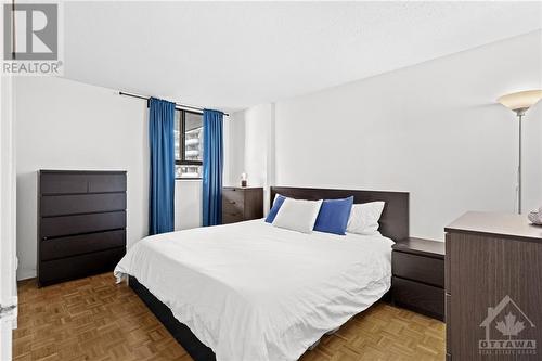 475 Laurier Avenue W Unit#702, Ottawa, ON - Indoor Photo Showing Bedroom