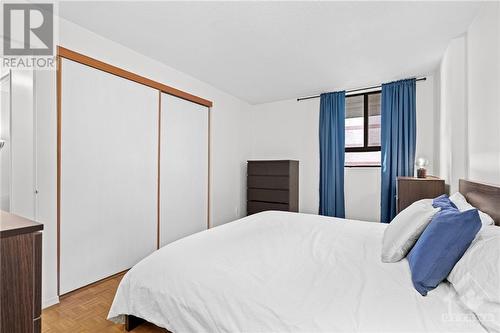 475 Laurier Avenue W Unit#702, Ottawa, ON - Indoor Photo Showing Bedroom