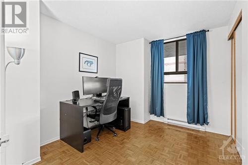 475 Laurier Avenue W Unit#702, Ottawa, ON - Indoor Photo Showing Office