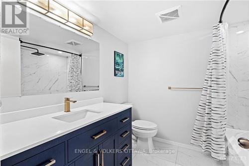 702 - 475 Laurier Avenue W, Ottawa, ON - Indoor Photo Showing Bathroom