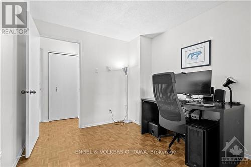 702 - 475 Laurier Avenue W, Ottawa, ON - Indoor Photo Showing Office