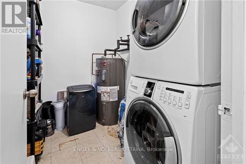 702 - 475 Laurier Avenue W, Ottawa, ON - Indoor Photo Showing Laundry Room